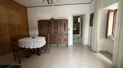 Casa di paese 6 locali di 130 m² in - (87030)