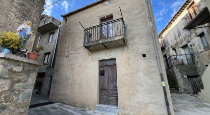 Casa di paese 6 locali di 130 m² in - (87030)