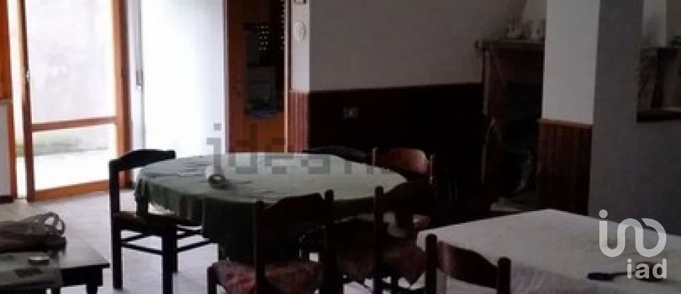 Casa indipendente / Villa 14 locali di 473 m² in Castiglione Messer Raimondo (64034)