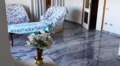 Casa indipendente / Villa 14 locali di 473 m² in Castiglione Messer Raimondo (64034)