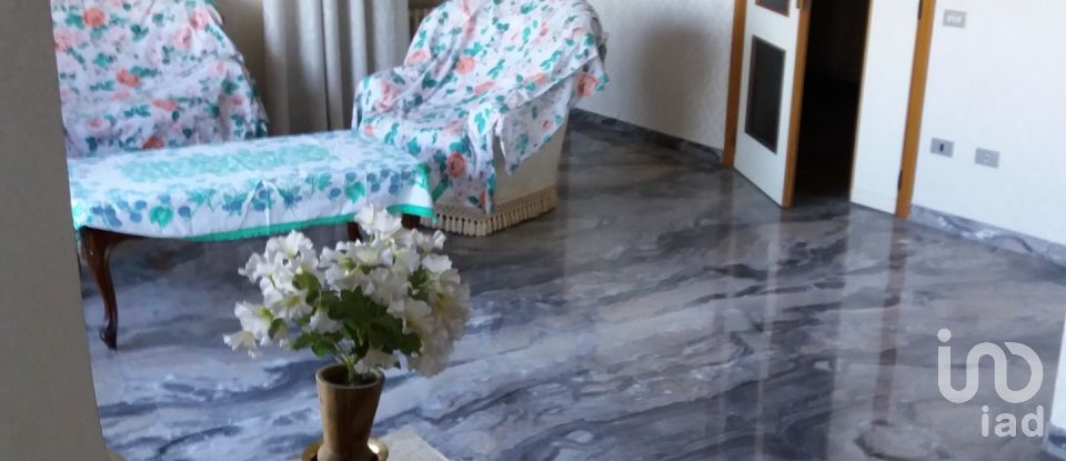 Casa indipendente / Villa 14 locali di 473 m² in Castiglione Messer Raimondo (64034)