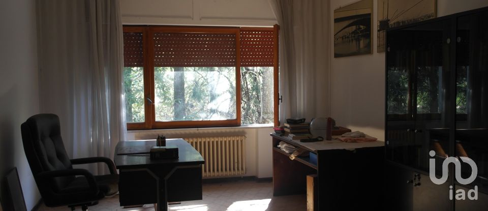 Casa indipendente / Villa 14 locali di 473 m² in Castiglione Messer Raimondo (64034)