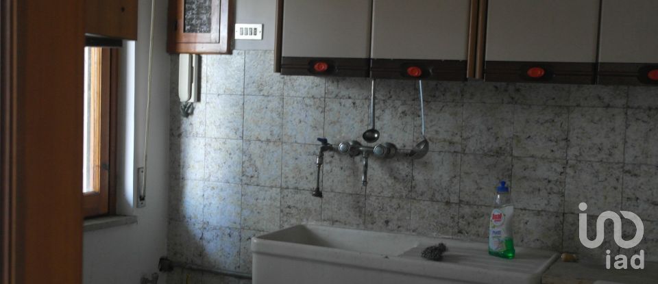 Casa indipendente / Villa 14 locali di 473 m² in Castiglione Messer Raimondo (64034)