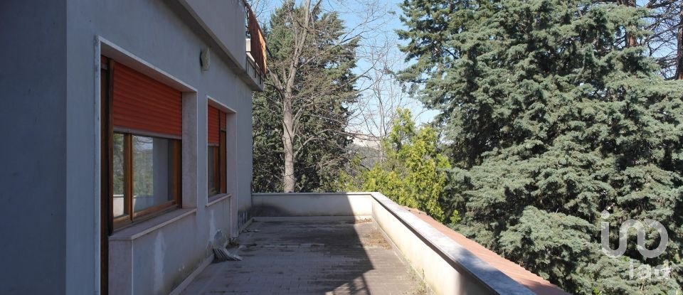 Casa indipendente / Villa 14 locali di 473 m² in Castiglione Messer Raimondo (64034)