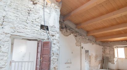 Apartment 0 rooms of 130 m² in Fossombrone (61034)