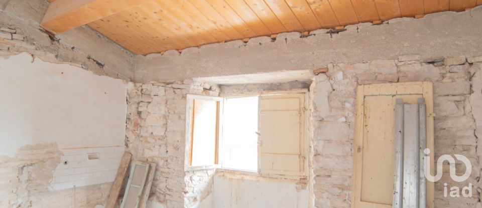 Apartment 0 rooms of 130 m² in Fossombrone (61034)