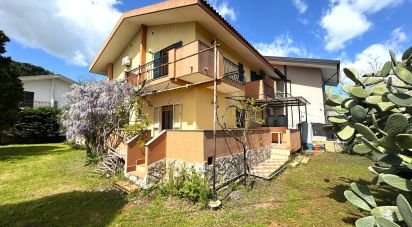 Casale 5 locali di 153 m² in Avola (96012)