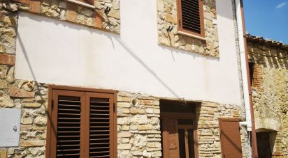 Apartment 6 rooms of 86 m² in Farindola (65010)