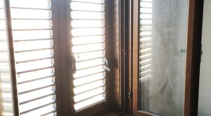 Appartamento 6 locali di 86 m² a Farindola (65010)