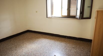 Appartamento 5 locali di 66 m² a Farindola (65010)