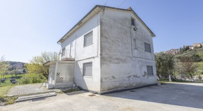 Casa indipendente 8 locali di 200 m² in Filottrano (60024)