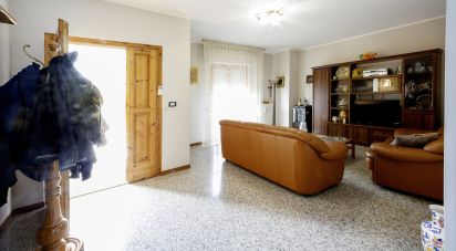 Casa indipendente / Villa 12 locali di 252 m² in Mosciano Sant'Angelo (64023)