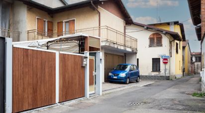 Townhouse 7 rooms of 176 m² in Rovellasca (22069)