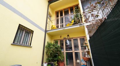 Townhouse 7 rooms of 176 m² in Rovellasca (22069)