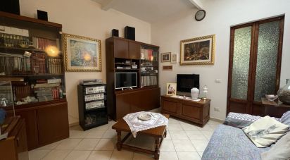 Casa indipendente / Villa 10 locali di 240 m² in Prato (59100)