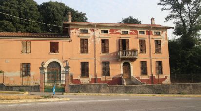 Rustico 13 locali di 551 m² in Goito (46044)