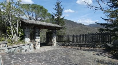 Casale 13 locali di 220 m² in Sesta Godano (19020)