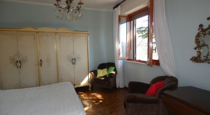 Casale 13 locali di 220 m² in Sesta Godano (19020)
