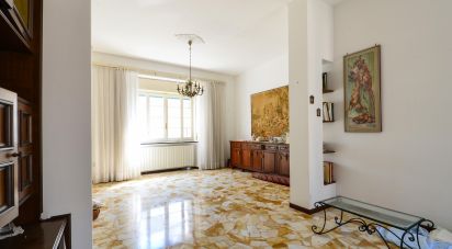 Appartamento 8 locali di 178 m² a Savona (17100)