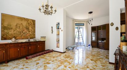 Appartamento 8 locali di 178 m² a Savona (17100)