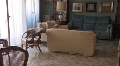 Appartamento 7 locali di 220 m² a Bari (70121)