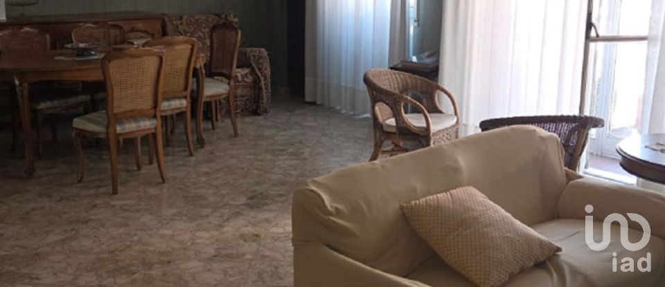 Apartment 7 rooms of 220 m² in Bari (70121)