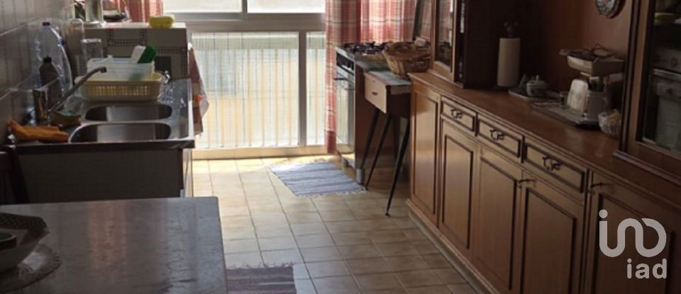 Apartment 7 rooms of 220 m² in Bari (70121)