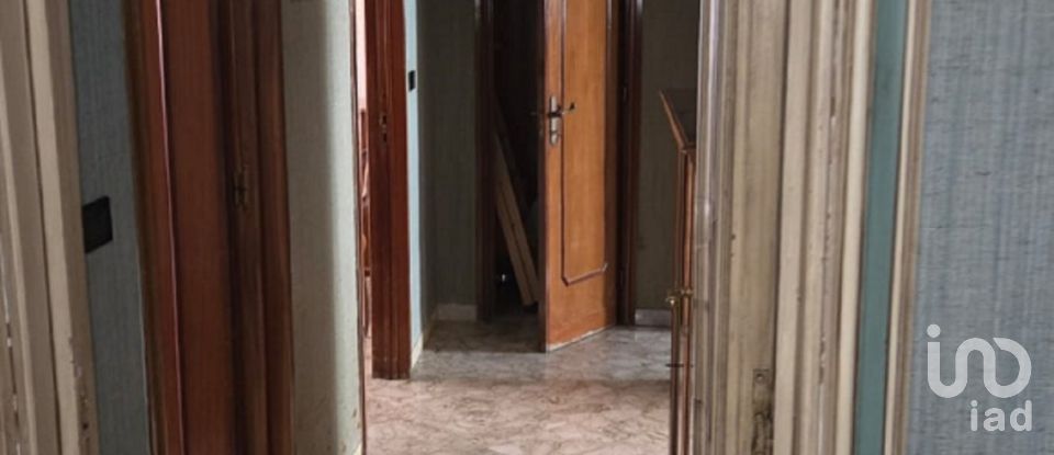 Apartment 7 rooms of 220 m² in Bari (70121)