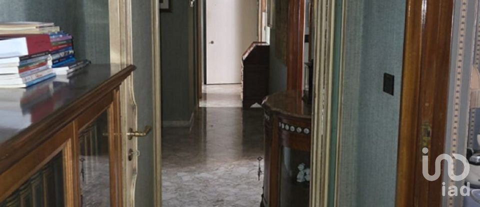 Apartment 7 rooms of 220 m² in Bari (70121)