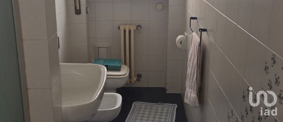 Apartment 7 rooms of 220 m² in Bari (70121)