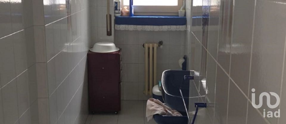 Apartment 7 rooms of 220 m² in Bari (70121)