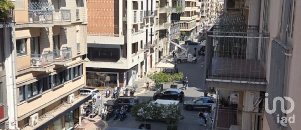 Apartment 7 rooms of 220 m² in Bari (70121)