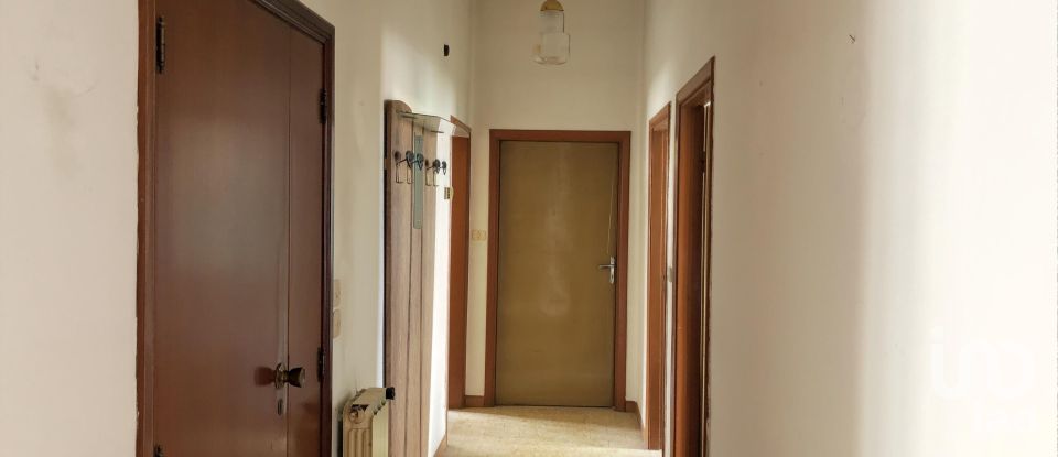 Appartamento 7 locali di 130 m² a Cagli (61043)