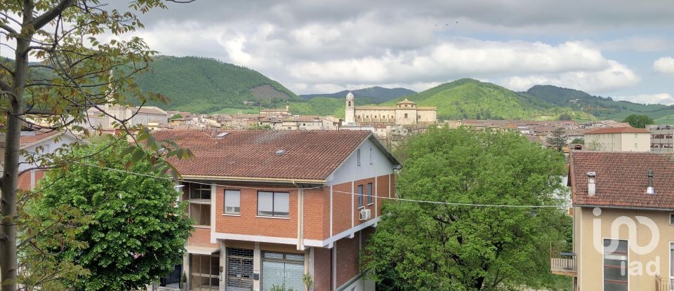 Appartamento 7 locali di 130 m² a Cagli (61043)