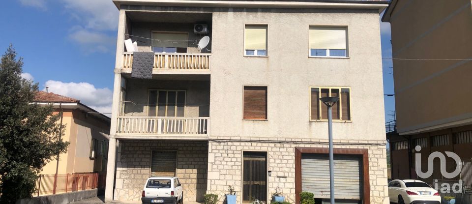 Appartamento 7 locali di 130 m² a Cagli (61043)