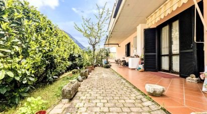 Casale 13 locali di 232 m² in Sulmona (67039)