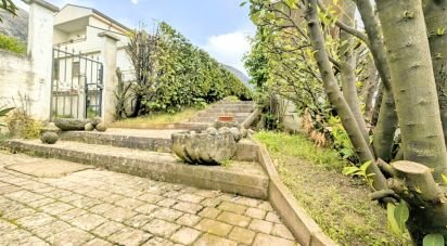 Casale 13 locali di 232 m² in Sulmona (67039)