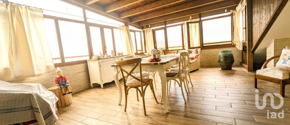 Casale 13 locali di 232 m² in Sulmona (67039)