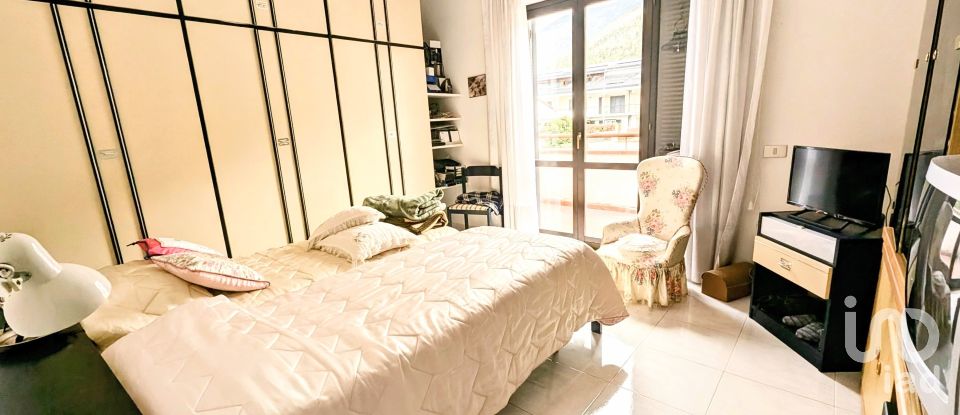 Casale 13 locali di 232 m² in Sulmona (67039)