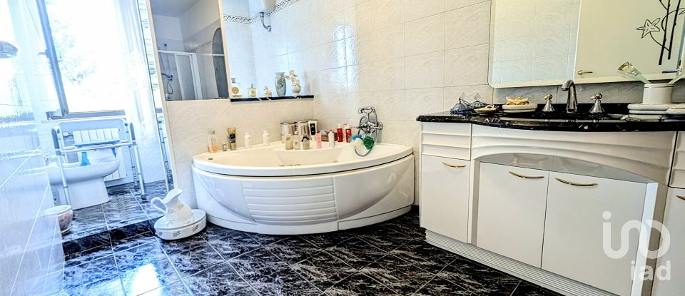 Casale 13 locali di 232 m² in Sulmona (67039)