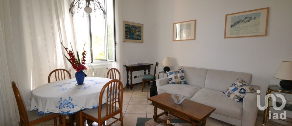 Immobile di prestigio 3 locali di 70 m² a Genova (16167)