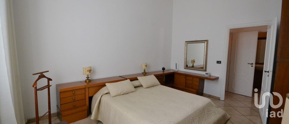 Immobile di prestigio 3 locali di 70 m² a Genova (16167)