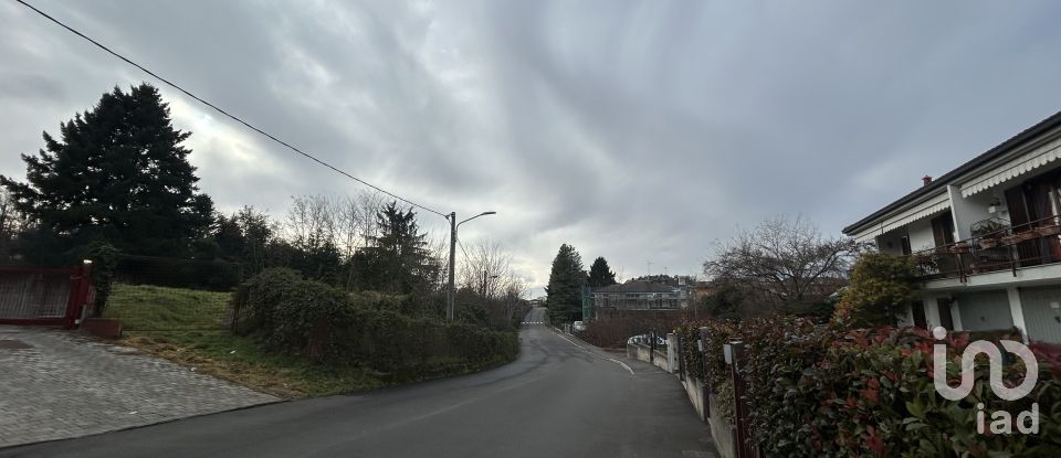 Terreno di 800 m² in Venegono Inferiore (21040)