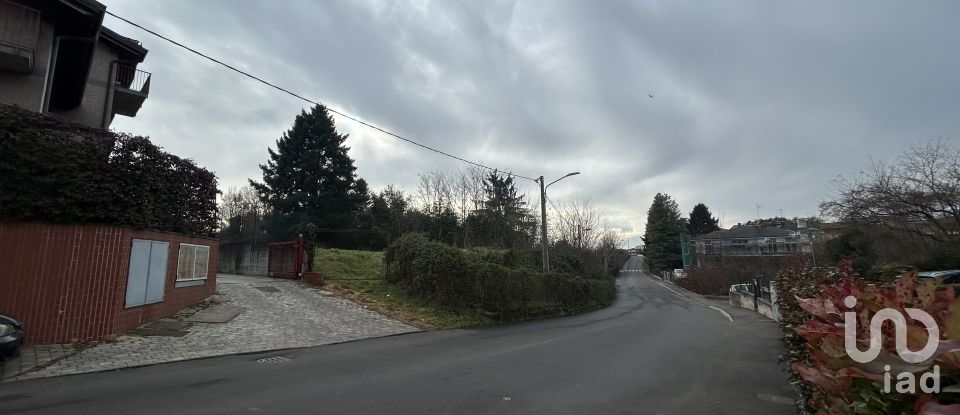 Terreno di 800 m² in Venegono Inferiore (21040)