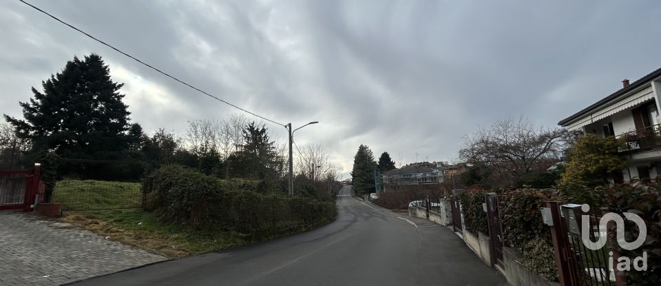 Terreno di 800 m² in Venegono Inferiore (21040)