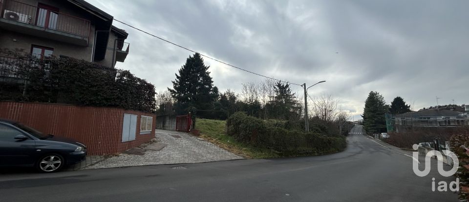 Terreno di 800 m² in Venegono Inferiore (21040)