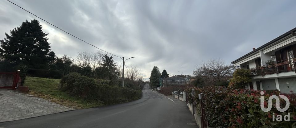 Terreno di 800 m² in Venegono Inferiore (21040)