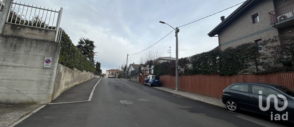 Terreno di 800 m² in Venegono Inferiore (21040)