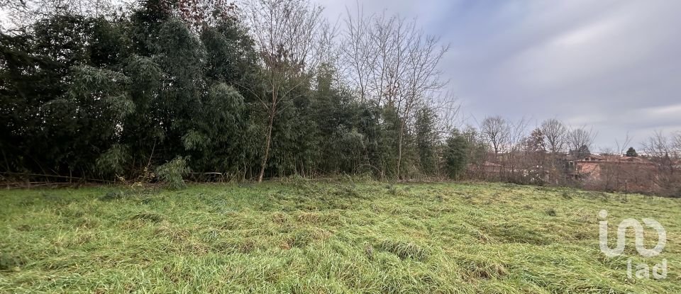 Terreno di 800 m² in Venegono Inferiore (21040)