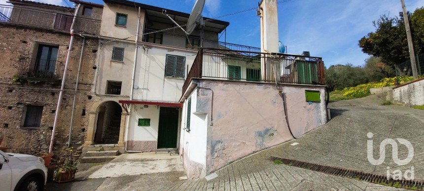 Casa indipendente / Villa 7 locali di 195 m² in Aiello Calabro (87031)